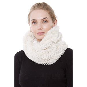 WOMENS ZIG ZAG CREAM FAUX FUR INFINITY SCARF - OS